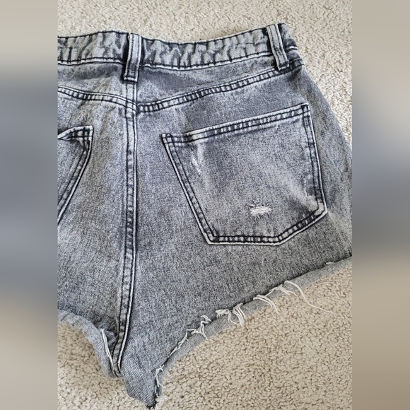 Wild Fable Distressed Shorts Size 10 - Picture 16 of 16
